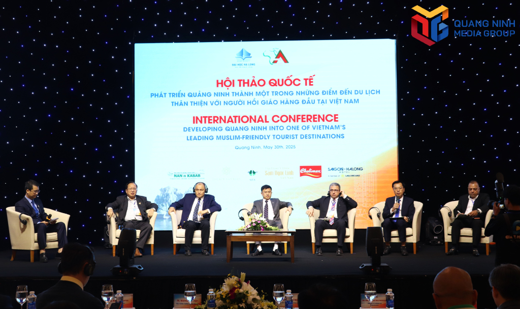 Các đại biểu, chuyên gia đề xuất những giải pháp mang tính chiến lược để Quảng Ninh phát triển dòng khách Hồi giáo. 