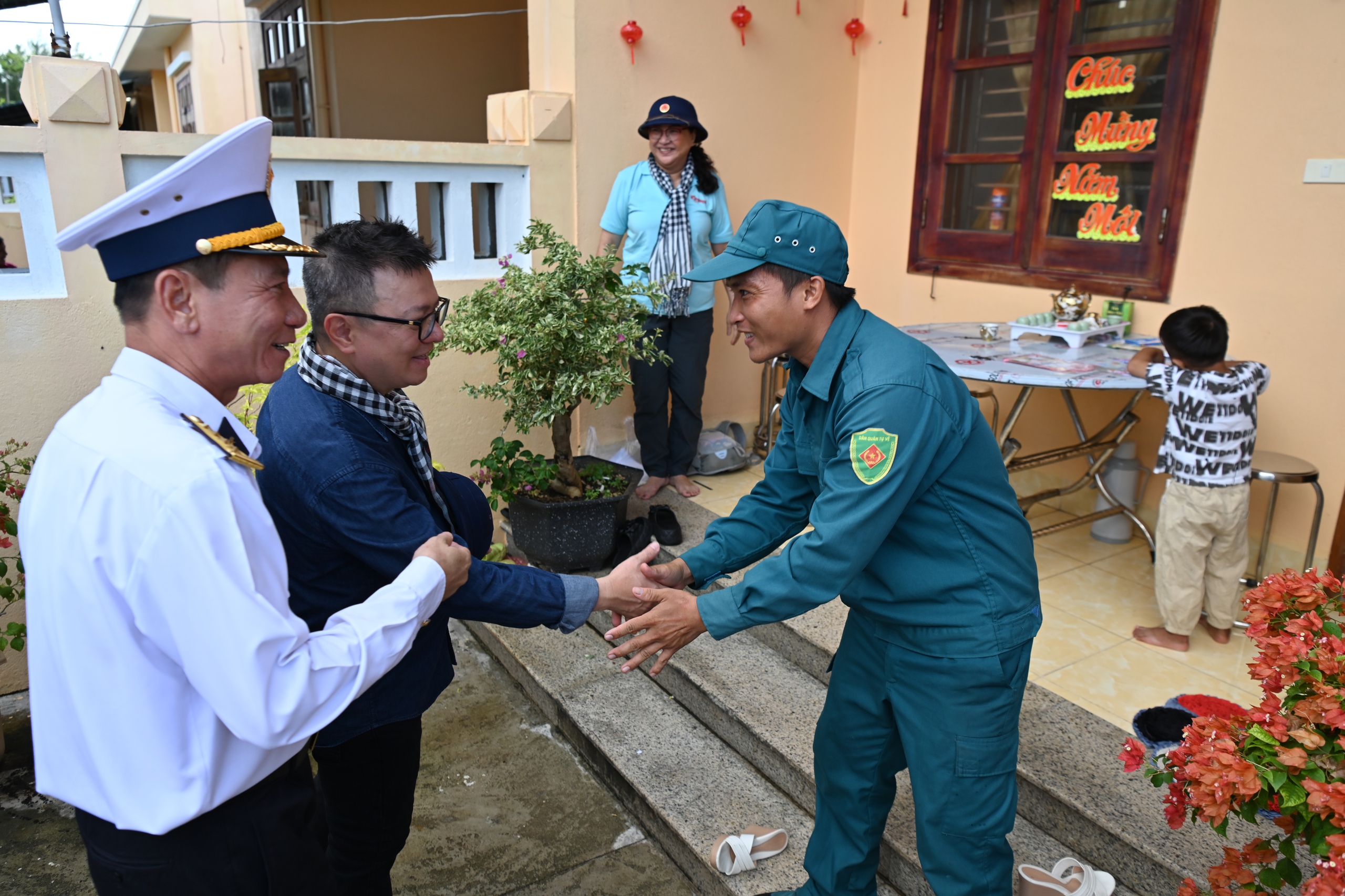 Hành trình 100 nhà báo đến với Trường Sa - Ảnh 3.