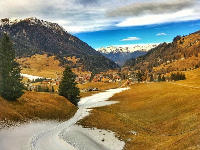 the-valley-albula.webp