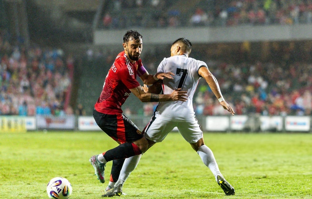 Cầu thủ 17 tuổi giúp Man Utd ngược dòng hạ Hong Kong - 1