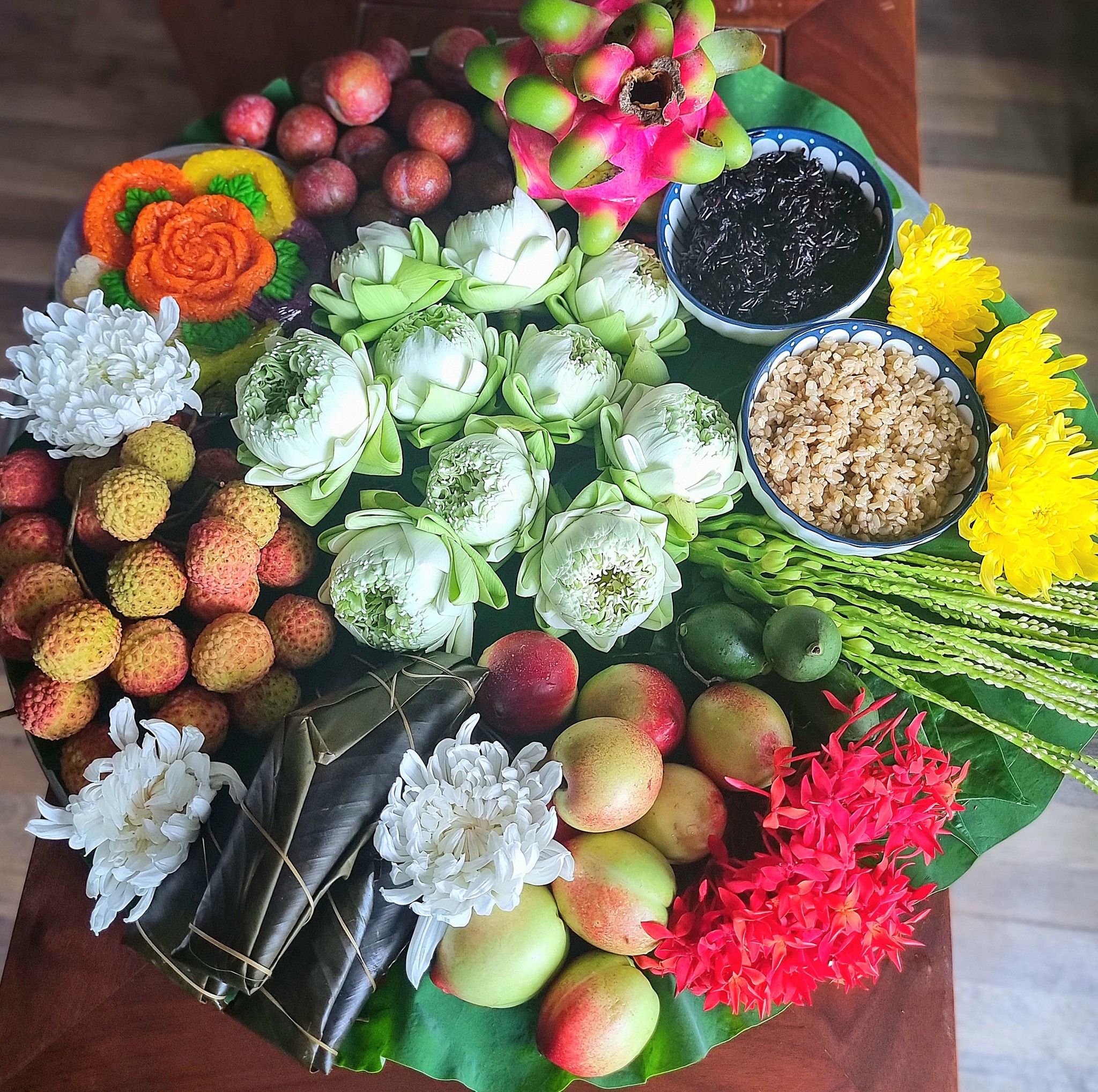 Mâm cúng tết Đoan Ngọ mùng 5.5 âm lịch đẹp mắt được chia sẻ  - Ảnh 3.