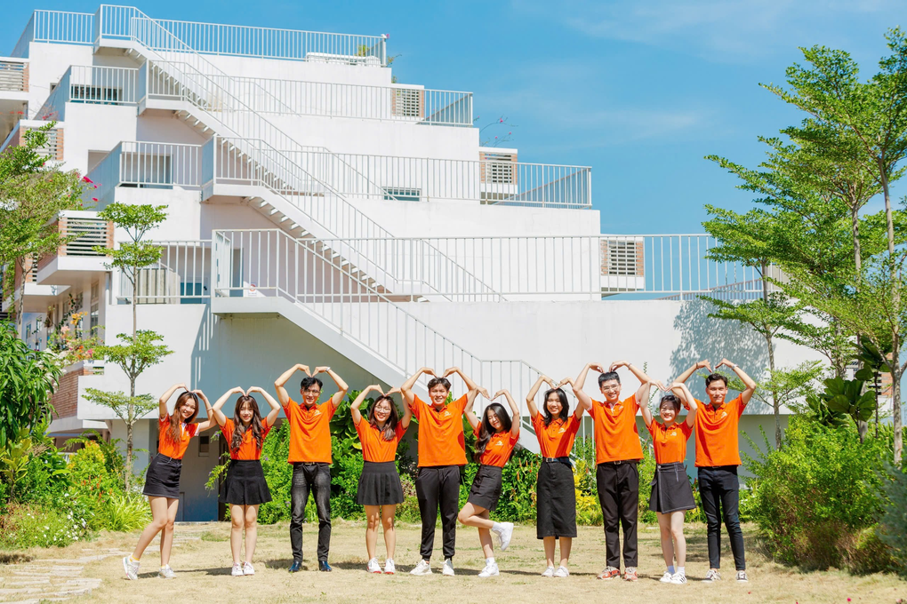 Chuỗi hoạt động “Prompt your Future” đồng hành Gen Z chọn ngành học, kiến tạo tương lai - 1