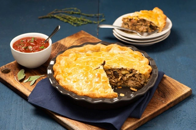 Banh-nhan-thit-tourtiere.webp