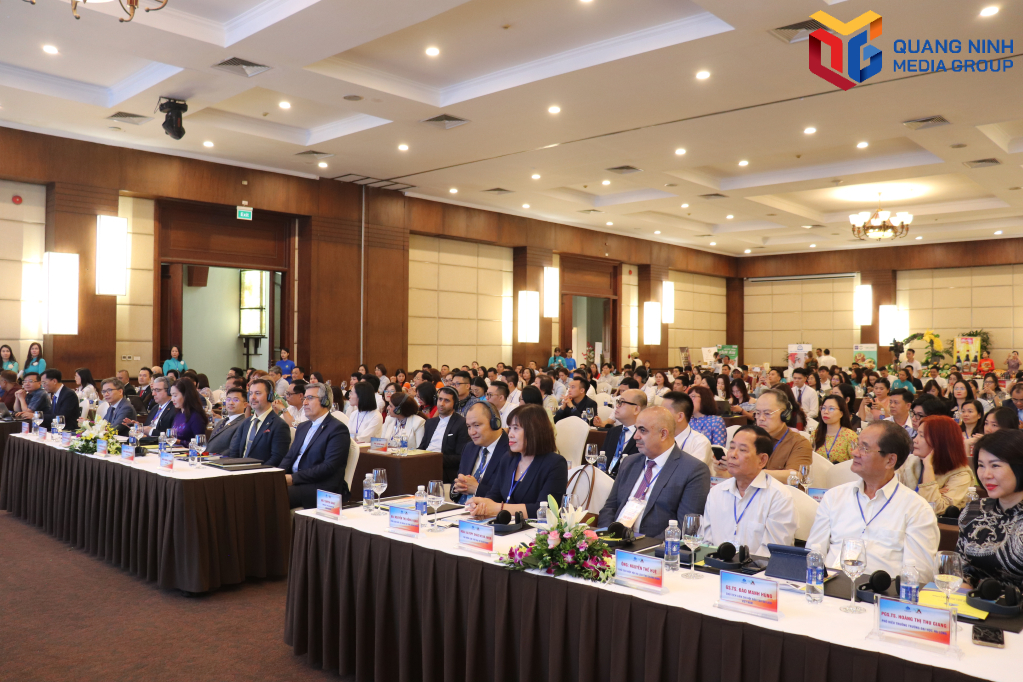 Gần 200 đại biểu trong nước và quốc tế tham dự hội thảo. 