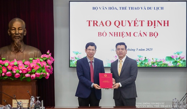 Trao các quyết định bổ nhiệm cán bộ tại Bộ VHTTDL - Ảnh 2.