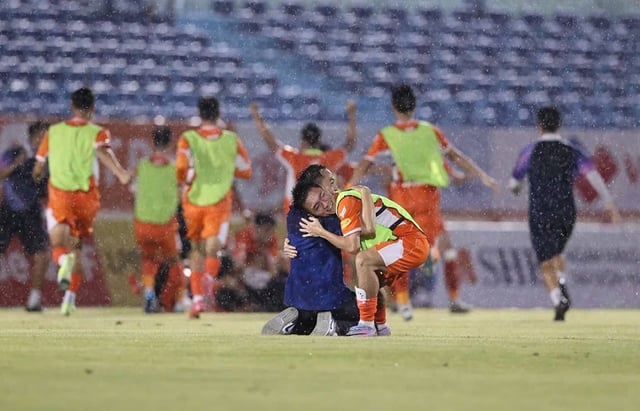 CLB Đà Nẵng chưa 'buông', cuộc đua trụ hạng quá khó lường- Ảnh 1.