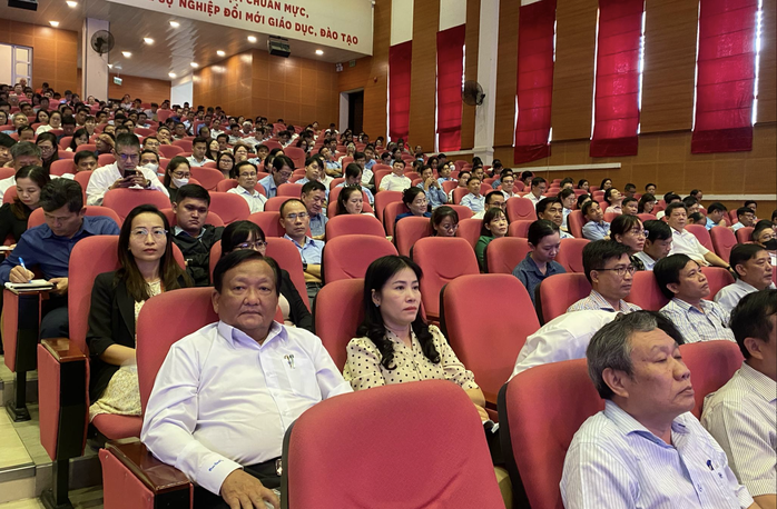 Thi tốt nghiệp THPT 2025: Thí sinh nào được mang Atlat vào phòng thi? - Ảnh 2.