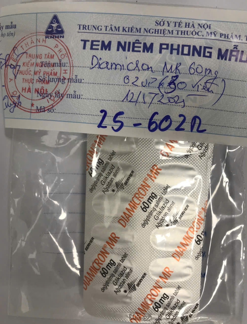 Phát hiện 7 loại thuốc giả, không rõ nguồn gốc tại một nhà thuốc ở Hà Nội - 1