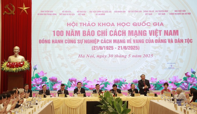 100 năm Báo chí cách mạng Việt Nam đồng hành cùng sự nghiệp vẻ vang của Đảng và dân tộc - Ảnh 2.