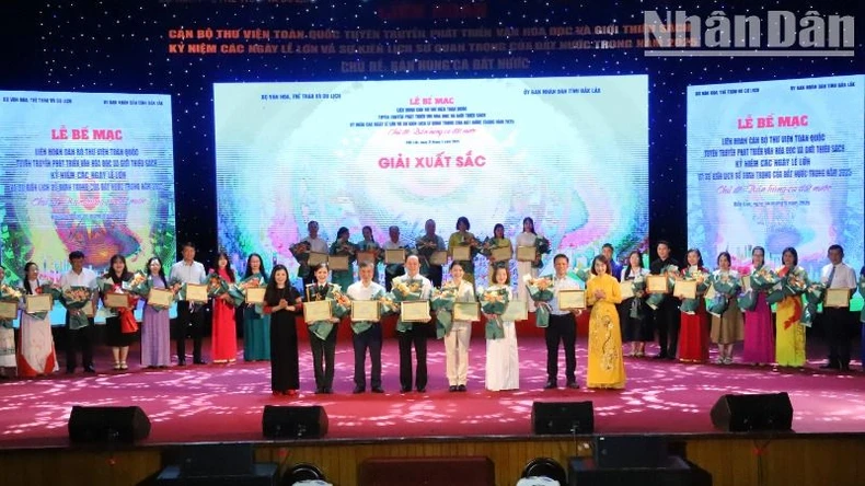 Bế mạc Liên hoan Cán bộ thư viện toàn quốc tuyên truyền phát triển văn hóa đọc và giới thiệu sách ảnh 7