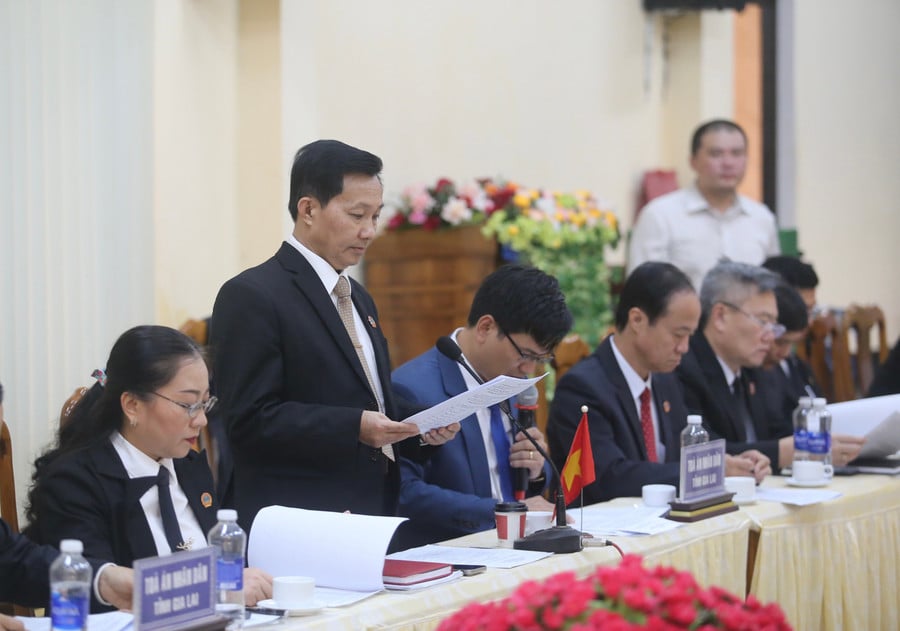 ong-pham-duy-lam-chanh-an-tand-tinh-thu-2-tu-trai-qua-phat-bieu-tai-hoi-nghi-anh-van-ngoc.jpg