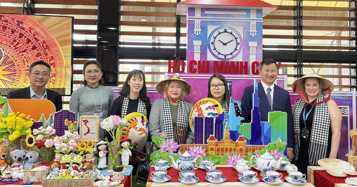 オーストラリアの投資家との合併後のダイナミクスhô-chinh-villeのプレゼンテーション