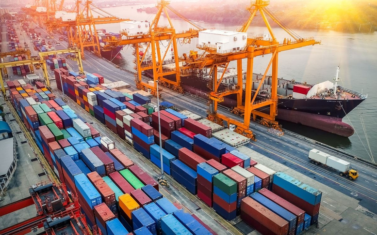 Bình Dương xuất khẩu gần 15 tỷ USD trong 5 tháng- Ảnh 1.