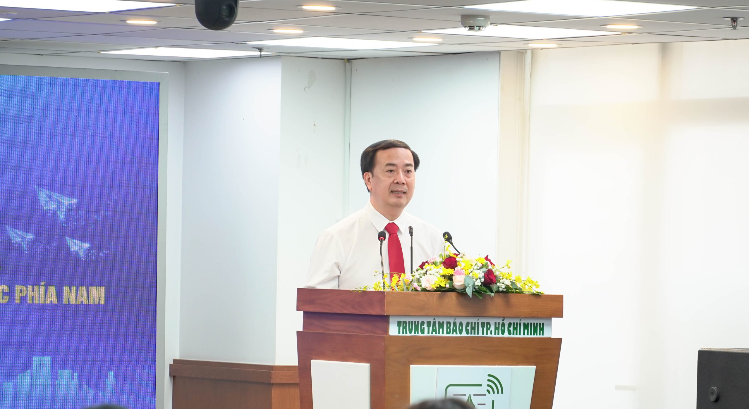Ông Nguyễn Anh Tuấn, Phó Trưởng Ban Thi đua - Khen thưởng Trung ương phát biểu tại Chương trình giao lưu điển hình tiên tiến trong phong trào thi đua “Vì người nghèo - Không để ai bị bỏ lại phía sau” khu vực phía Nam năm 2025.