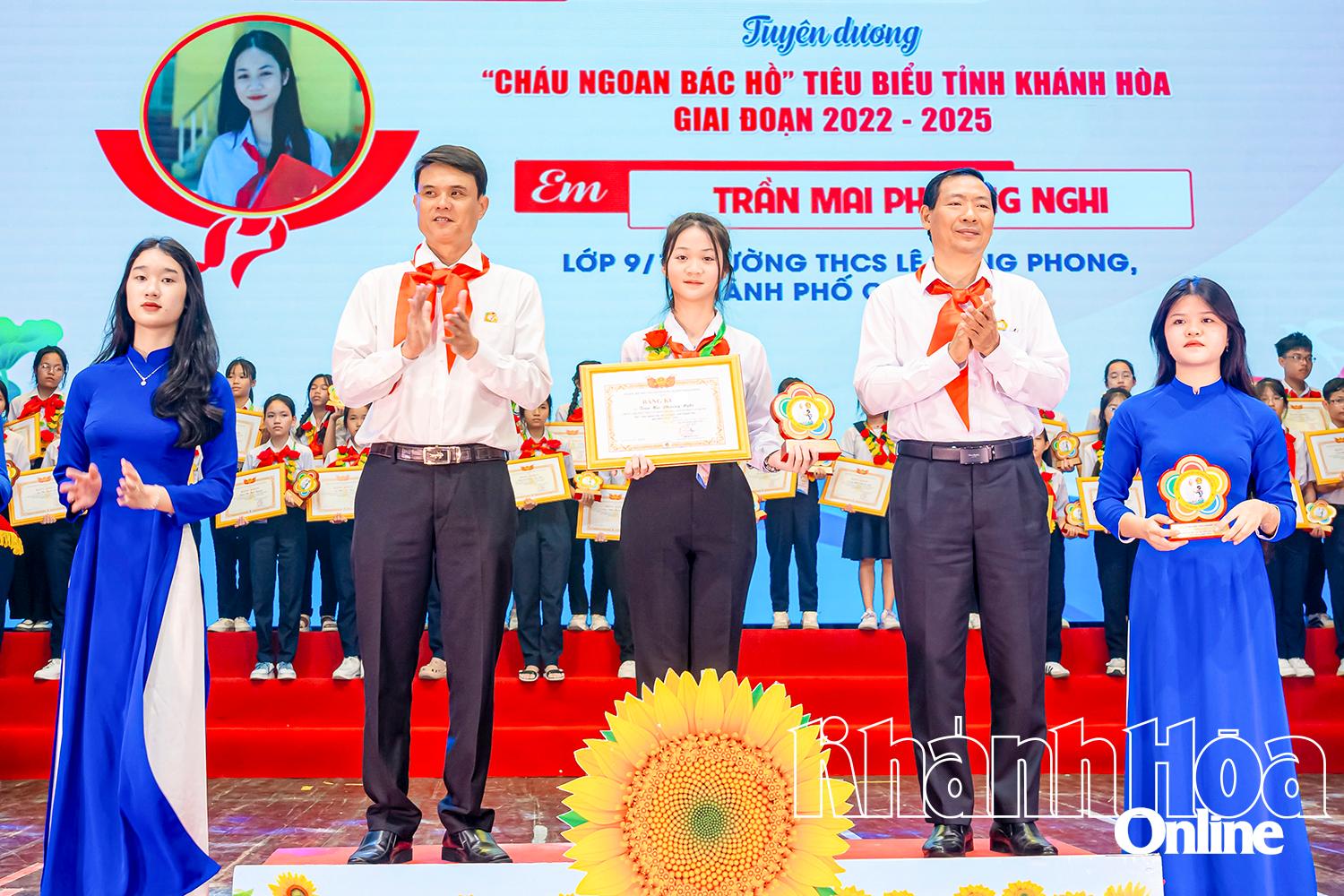 Tran Mai Phuong Nghi ត្រូវ​បាន​គេ​លើក​តម្កើង​ជា​កូន​គំរូ​ដ៏​ល្អ​របស់​ពូ​លោក​ពូ​នៃ​ខេត្ត Khanh Hoa ក្នុង​រយៈ​ពេល 2022 - 2025។  