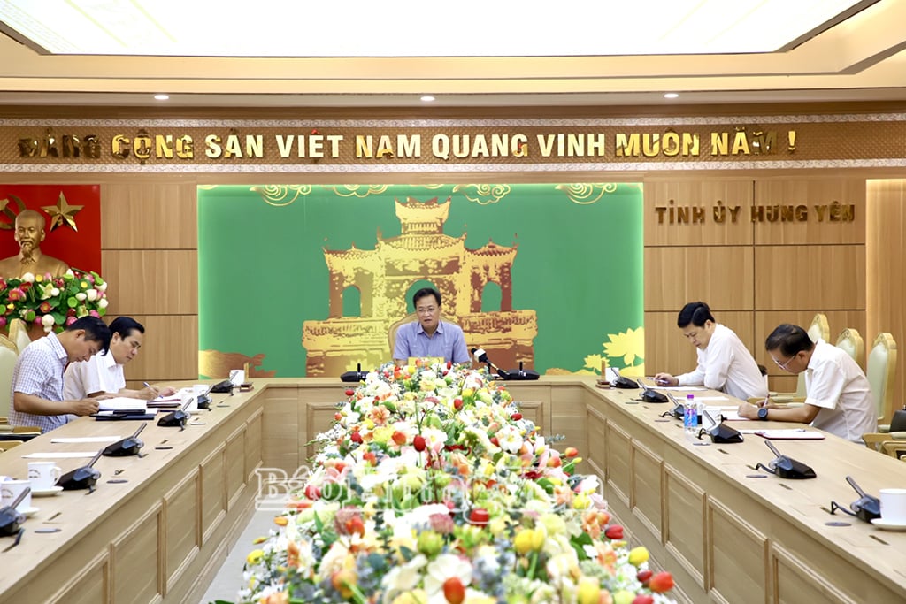 Bí thư Tỉnh ủy Nguyễn Hữu Nghĩa phát biểu chỉ đạo tại cuộc họp