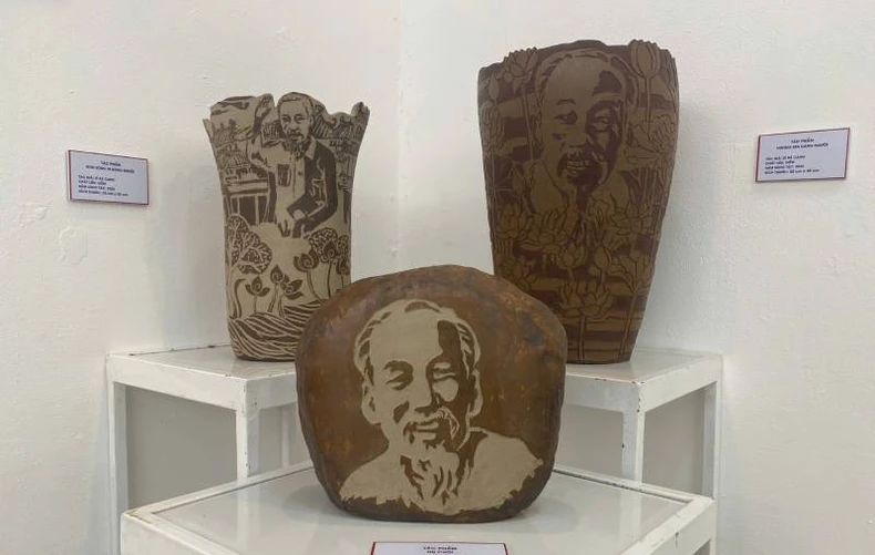 បំភ្លឺភ្លើងពីផែនដី - គ្រឿងស្មូន Hue ឧទ្ទិសដល់ពូ ហូ រូបថត ៣