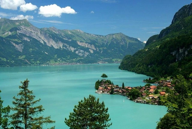 ho-lac-d-aiguebelette.webp