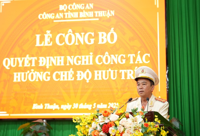 Đại tá Đinh Kim Lập phát biểu tại buổi lễ