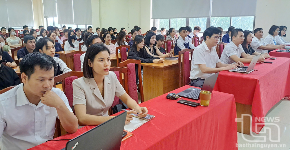 Các đại biểu tham gia tập huấn.