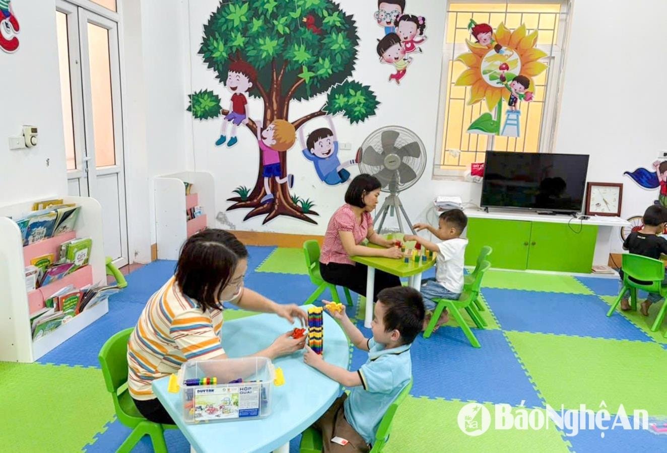 éducation de la petite enfance au centre pour enfants de Nghe An.jpg
