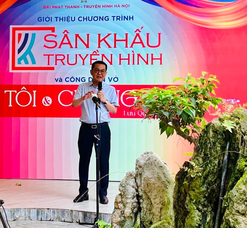 NSND Trung Hiếu - đạo diễn vở kịch “Tôi và chúng ta” (ảnh T.Dươg).