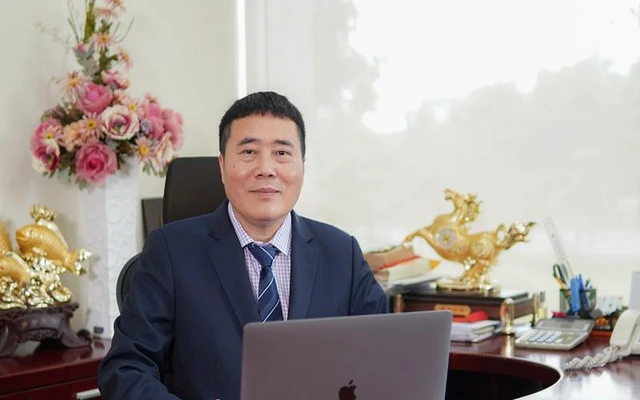 Ông chủ Tân Long Group và hành trình từ chiếc xe hóa chất "lọt thỏm"