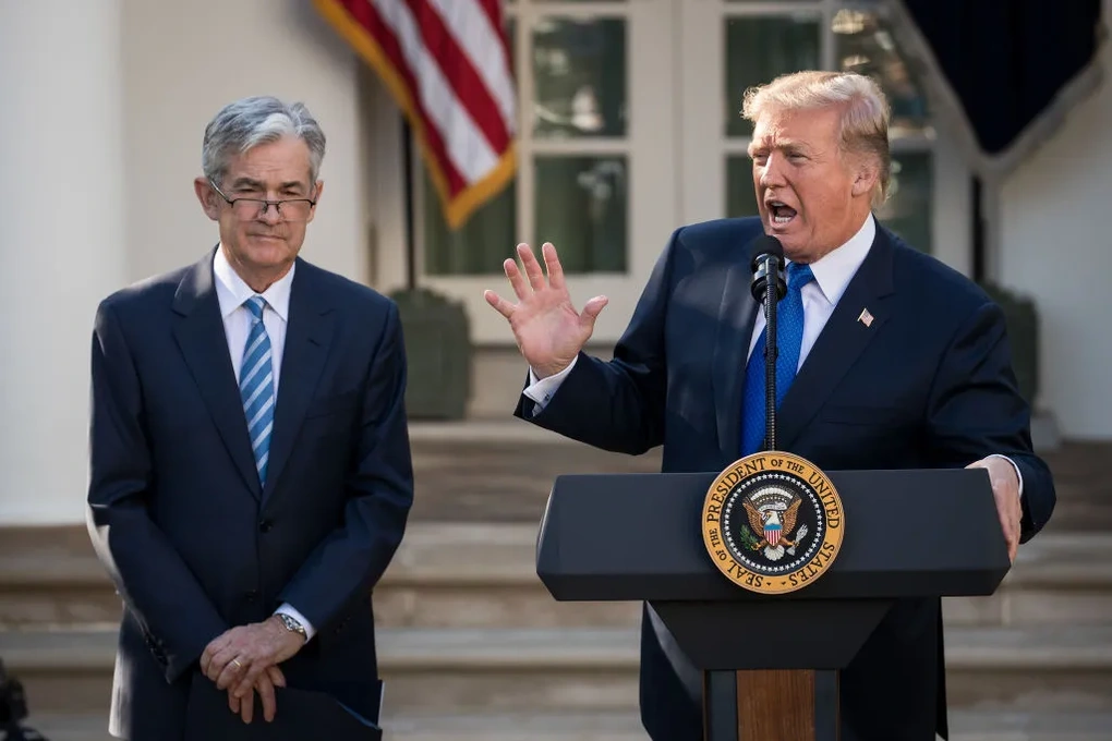 Ông Trump đã bàn riêng điều gì với Chủ tịch Fed tại Nhà Trắng? - 1