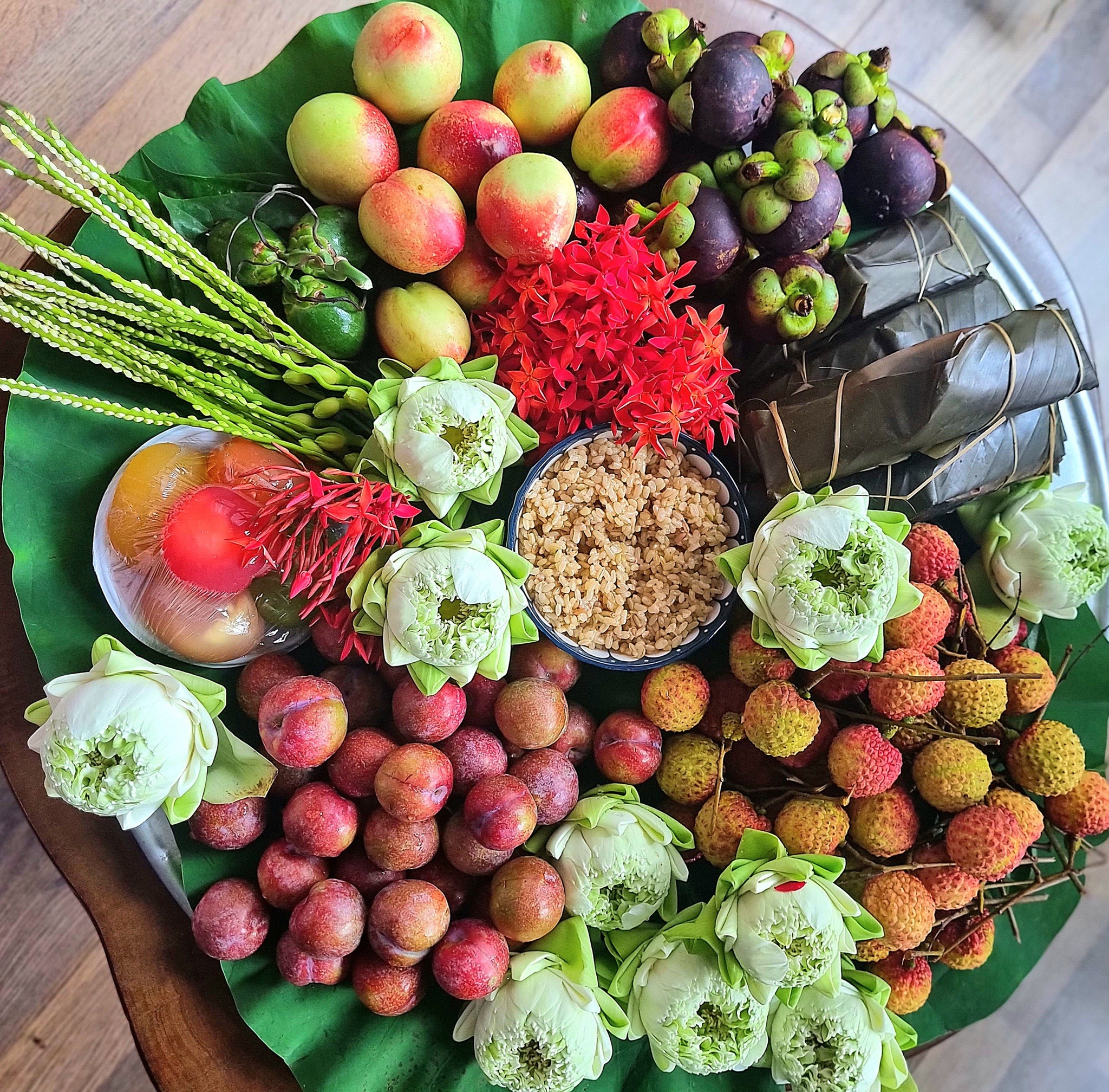 Mâm cúng tết Đoan Ngọ mùng 5.5 âm lịch đẹp mắt được chia sẻ  - Ảnh 2.