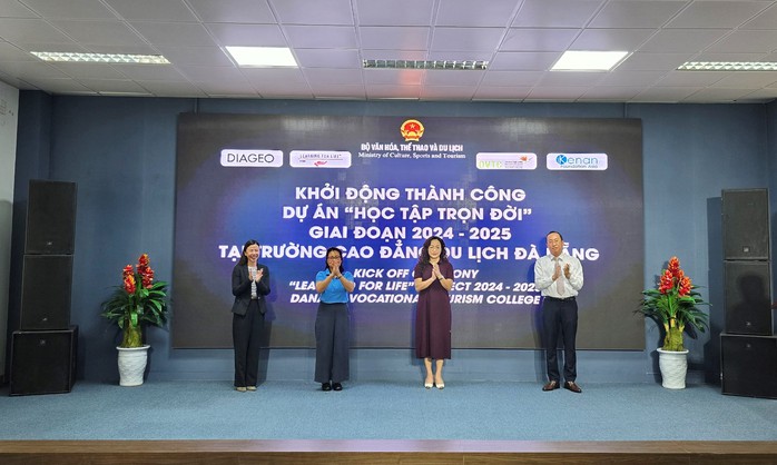 Gần 900 sinh viên ngành du lịch thụ hưởng chương trình “Học tập trọn đời”- Ảnh 1.