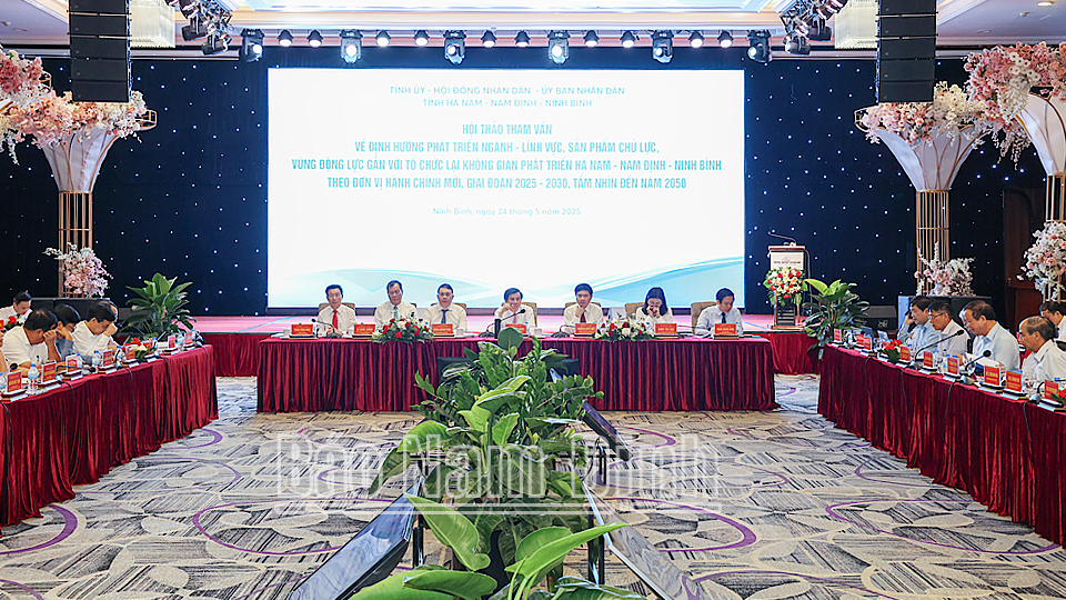 Quang cảnh hội thảo. (Ảnh Viết Dư)
