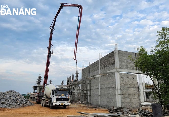 Dự án Trạm trung chuyển rác khu vực Cẩm Lệ đang được triển khai thi công.  Ảnh: HOÀNG HIỆP