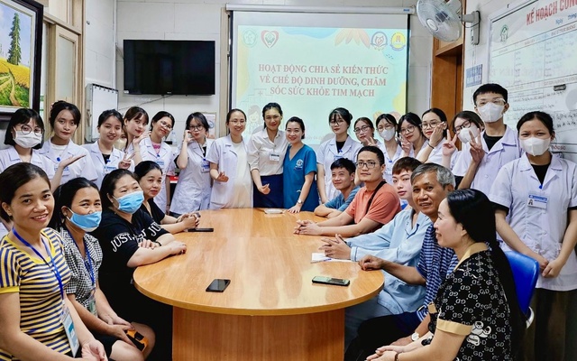 Gần 100 tỉ đồng hỗ trợ người bệnh khó khăn- Ảnh 1.