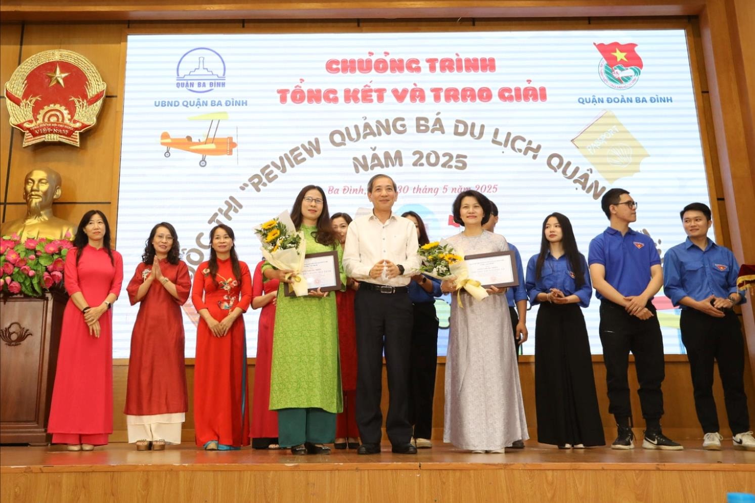 three-dinh9.jpg