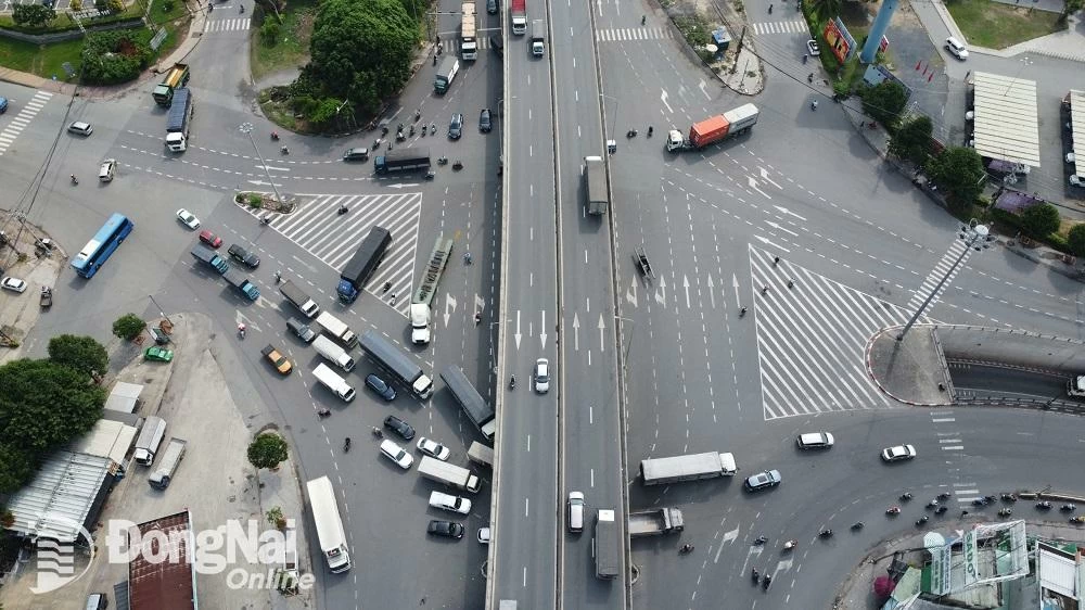 Dự án đường trên cao dọc quốc lộ 51 được Đảng ủy UBND tỉnh kiến nghị lựa chọn phương án đầu tư đoạn từ ngã tư Vũng Tàu đến nút giao giữa đường Võ Nguyên Giáp với đường cao tốc Biên Hòa - Vũng Tàu, kết nối trực tiếp với Hương lộ 2. Ảnh: tư liệu