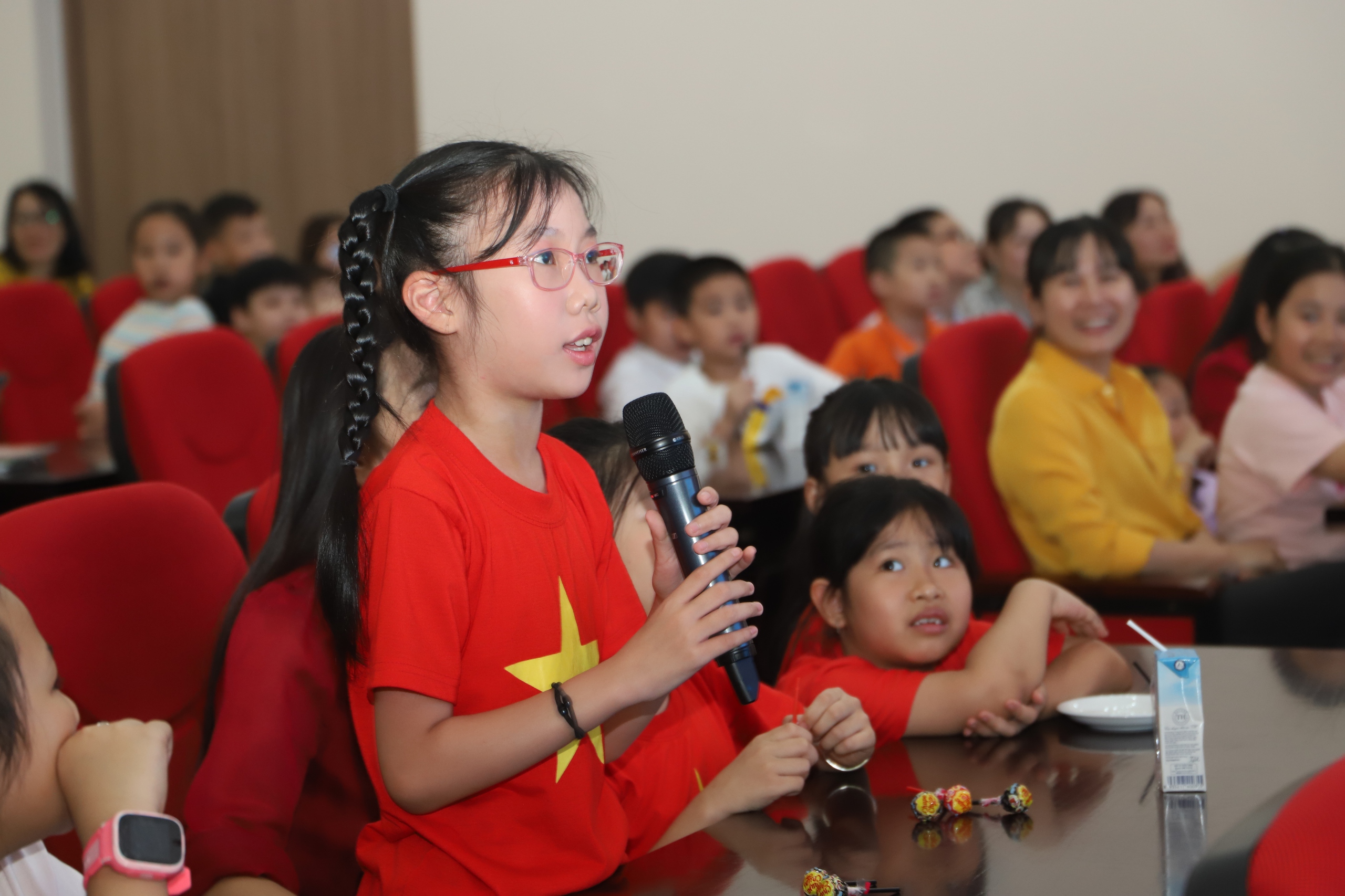 Tuyên dương thành tích học tập của con cán bộ Cơ quan TƯ Hội LHPN Việt Nam- Ảnh 7.