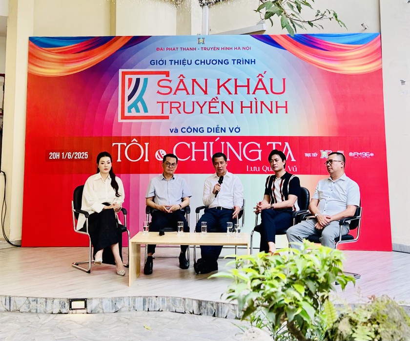 Nhà báo Nguyễn Kim Khiêm - Tổng Giám đốc - Tổng Biên tập Đài Phát thanh và Truyền hình Hà Nội chia sẻ về Vở kịch “Tôi và chúng ta” và "Sân khấu truyền hình" (ảnh T. Dương)
