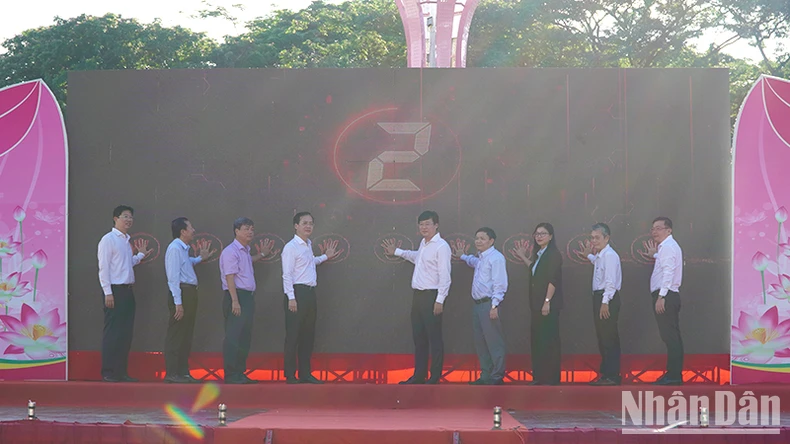 ด่งทับ: สร้างเงื่อนไขที่เอื้ออำนวยที่สุดให้ผู้คนเข้าถึงเทคโนโลยีภาพถ่าย 6