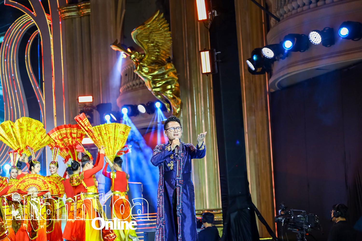 តារាចម្រៀង Bang Kieu សម្តែងនៅរាត្រីចុងក្រោយនៃកម្មវិធី Miss Sea and Islands Vietnam 2025។