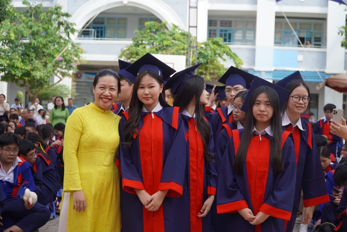 Không thể quên bóng dáng tảo tần của ba mẹ, thầy cô!- Ảnh 9.