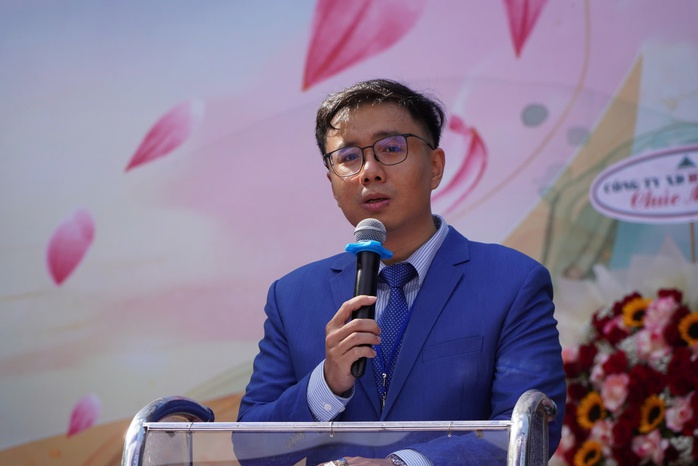 Không thể quên bóng dáng tảo tần của ba mẹ, thầy cô!- Ảnh 1.