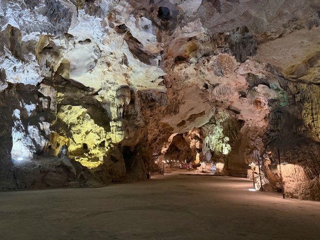 Hang Dơi biến thành nhà hàng sang trọng tại Quảng Ninh - Ảnh 2.