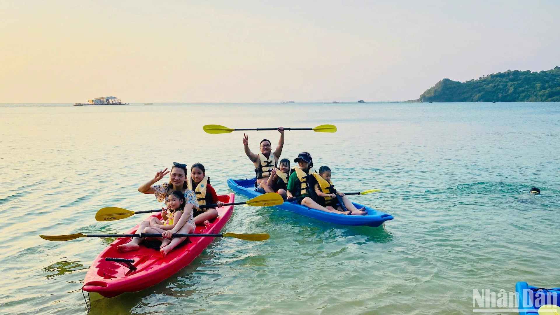 Mùa hạ vàng, sóng biếc trên vùng biển đảo Thanh Lân ảnh 7