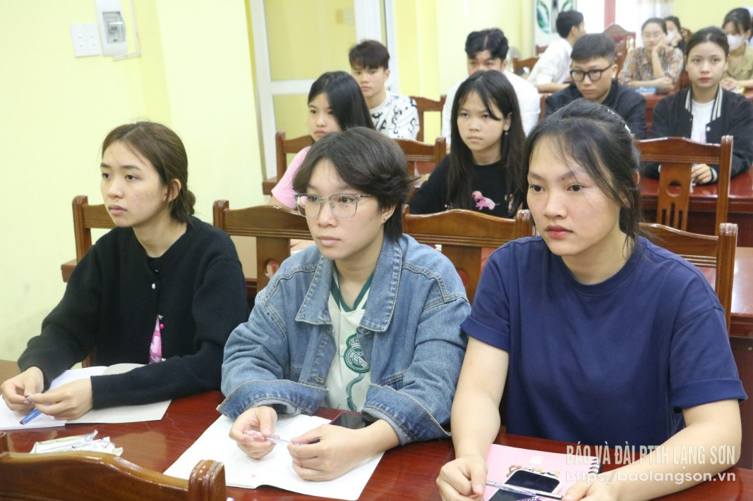 Các tình nguyện viên tham gia lớp tập huấn