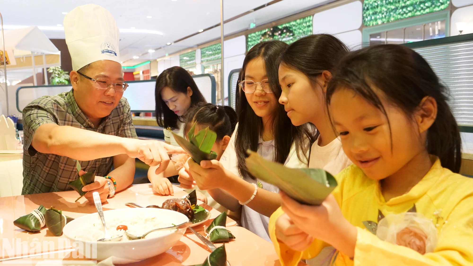 [Ảnh] Ấm áp chương trình giao lưu văn hóa phụ nữ, trẻ em Việt-Trung ảnh 5