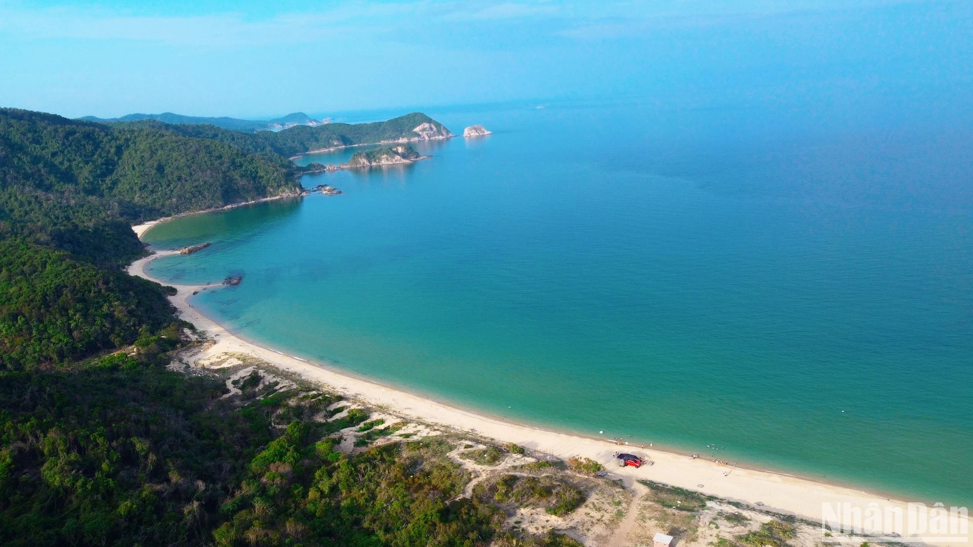 Mùa hạ vàng, sóng biếc trên vùng biển đảo Thanh Lân ảnh 4