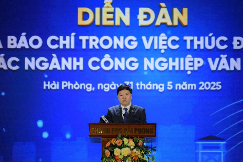 Phó Chủ tịch UBND TP Hải Phòng Hoàng Minh Cường phát biểu.
