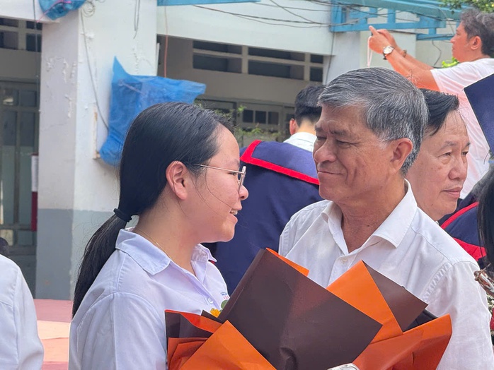 Không thể quên bóng dáng tảo tần của ba mẹ, thầy cô!- Ảnh 12.
