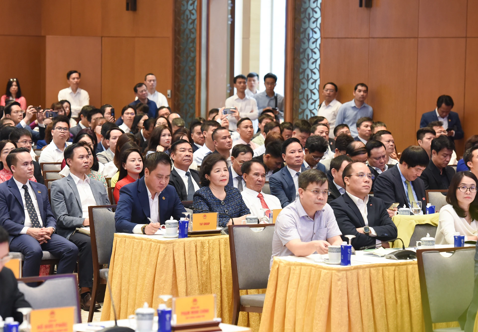 [រូបថត] នាយករដ្ឋមន្ត្រី Pham Minh Chinh ធ្វើជាអធិបតីកិច្ចសន្ទនាជាមួយអង្គភាពអាជីវកម្ម និងសមាគមធុរកិច្ច រូបថតទី៤