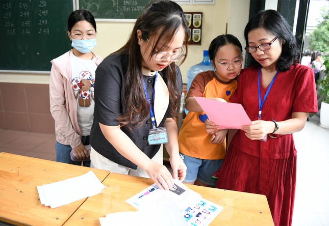 'Nghẹt thở' đua vào Trường Nguyễn Tất Thành, 1 chọi 18 ảnh 4